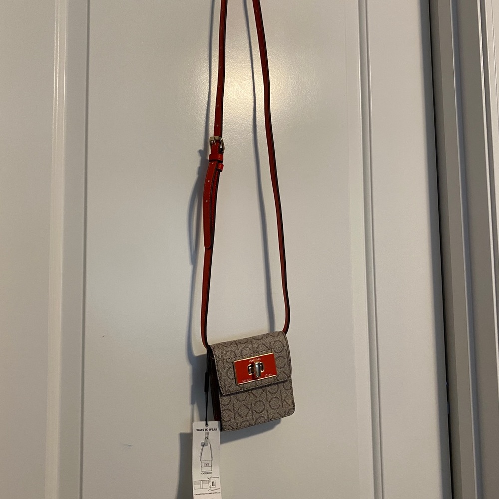 NEW Calvin Klein Crossbody Wallet